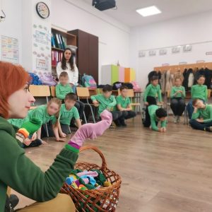 Atelier educativ: Poveste cu ciorapi – despre bullying, frici și curaj